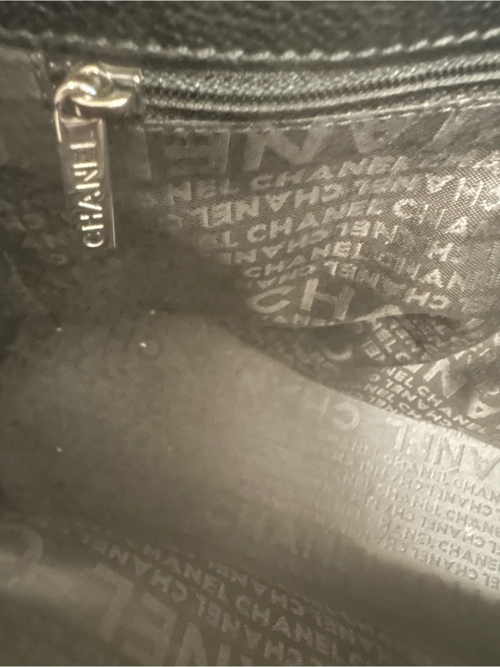 Chanel Black leather Tote with Silver Hardware. - Picture 8 of 9